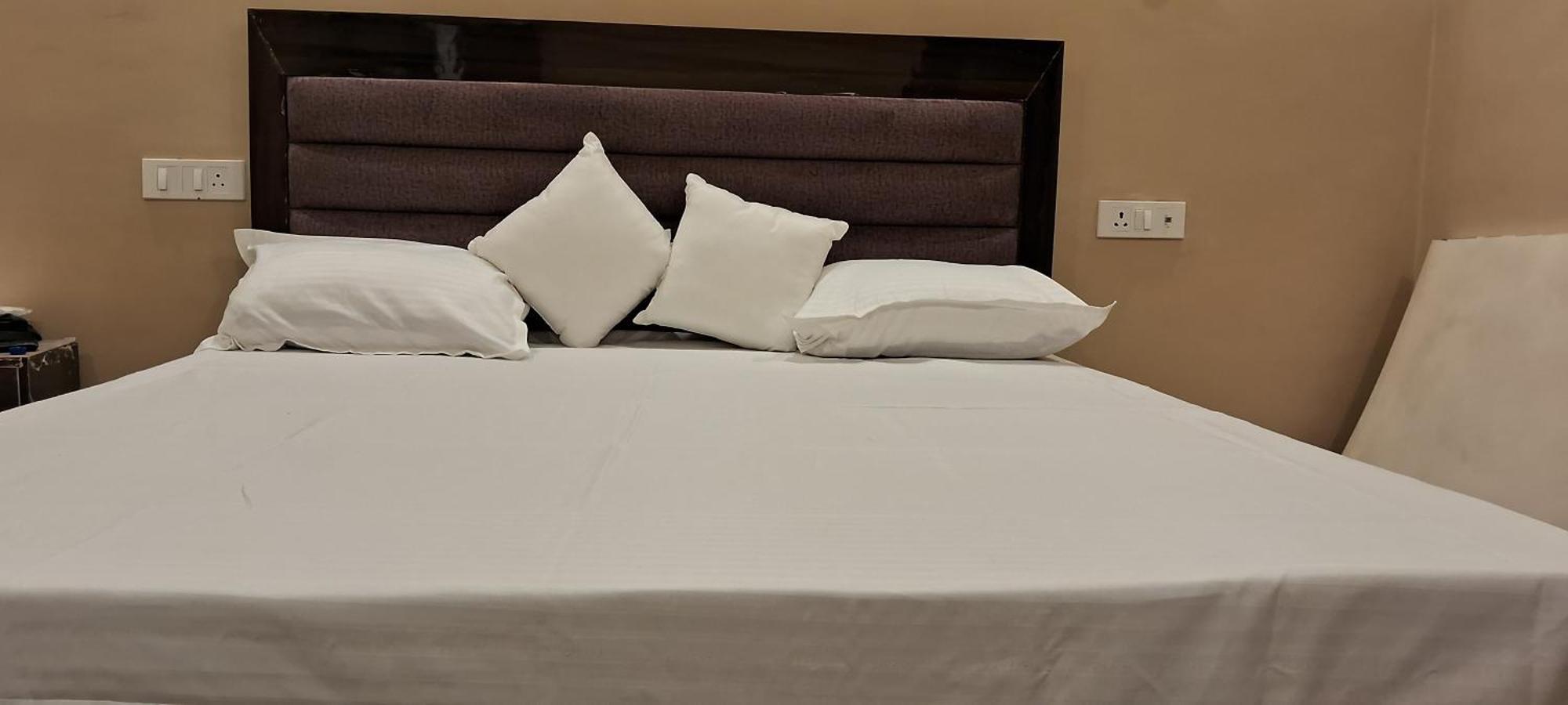 Shree Janki Palace Hotel Ayodhya Екстериор снимка