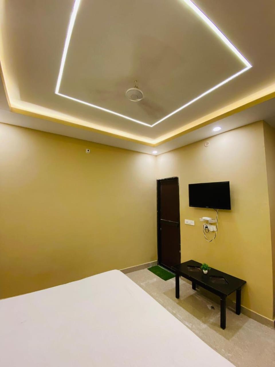 Shree Janki Palace Hotel Ayodhya Екстериор снимка